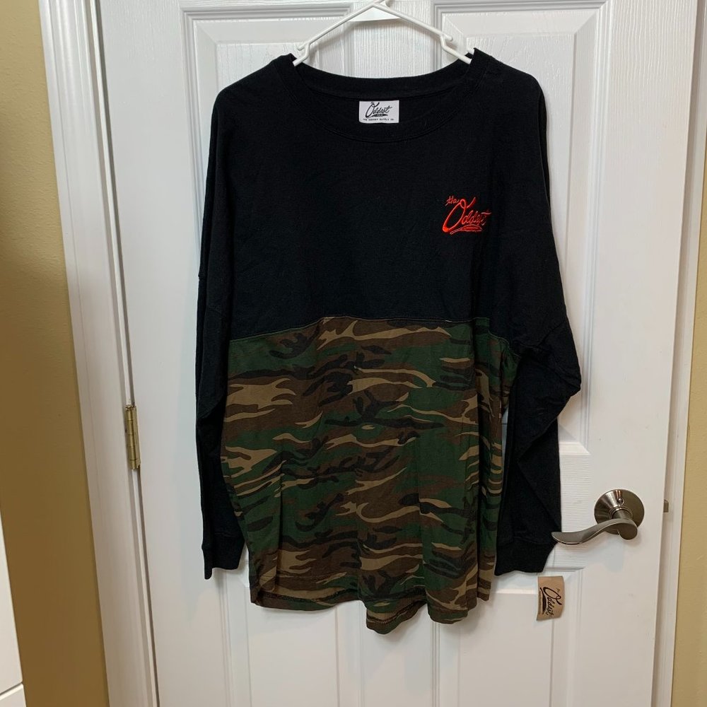 The Oddest Long Sleeve Camo Shirt Size M Men's Logo Black Camouflage Gorpcore